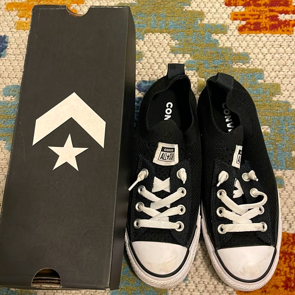Converse black and white size 6